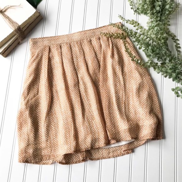 Old Navy Dresses & Skirts - 5/$25 Old navy orange white overlay skirt